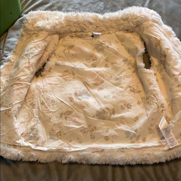 Girls vest - Picture 2 of 4